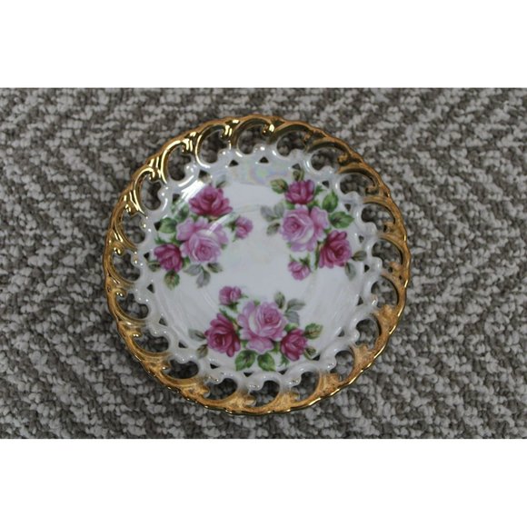 Shafford Lusterware Three Footed Rose w/Gold Trim Tea Cup & Saucer - Picture 8 of 9